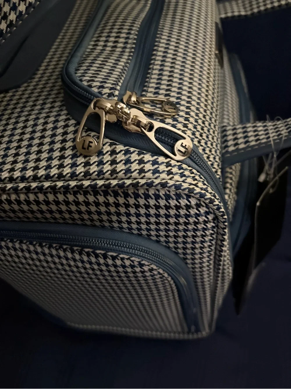 NWT London Fog Under the Seat Abbey lll Blue&White Houndstooth/Telescope/wheels